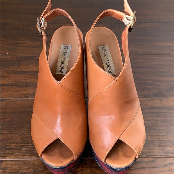 Steve Madden Aztec Wedges - Picture 2 of 7